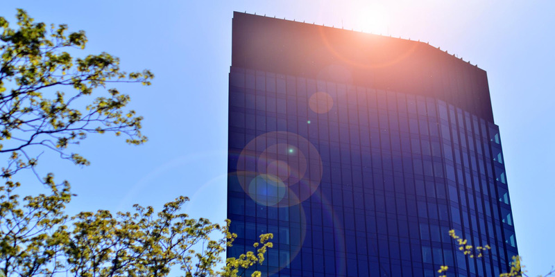 energy efficient office building glass facade daylight